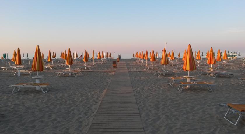 Hotel Camelia Rimini Exteriör bild